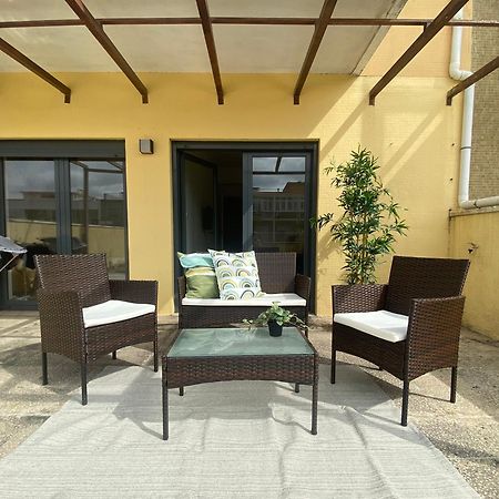 אלמאדה Bedrooms In Modern Guest House מראה חיצוני תמונה