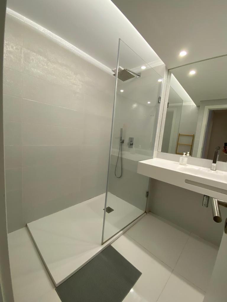 אלמאדה Bedrooms In Modern Guest House מראה חיצוני תמונה