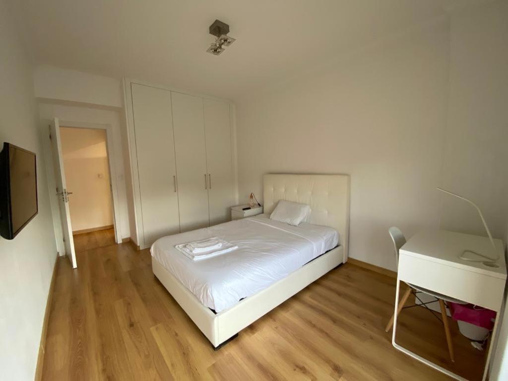 אלמאדה Bedrooms In Modern Guest House מראה חיצוני תמונה